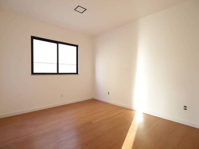 # - Casa para Venda em Maricá - RJ - 2